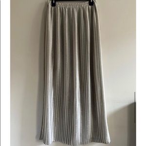 Vintage Oscar by Oscar De La Renta 100% silk maxi skirt - Circa 80’s - like new